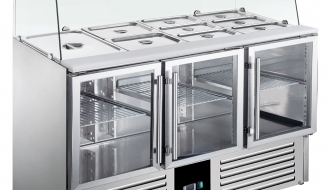 Saladette PREMIUM - 1,37 x 0,7 m - mit 3 Glastüren